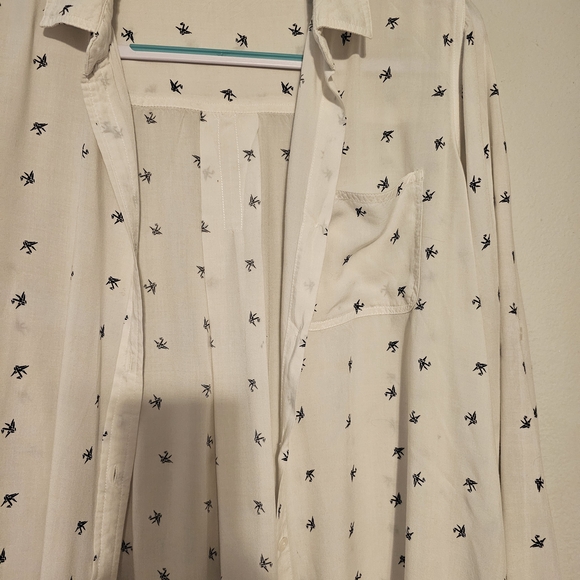 Old Navy White Button-Down Shirt with Navy Mini Print - Picture 3 of 9
